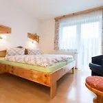 Haus Moser 홈스테이 *